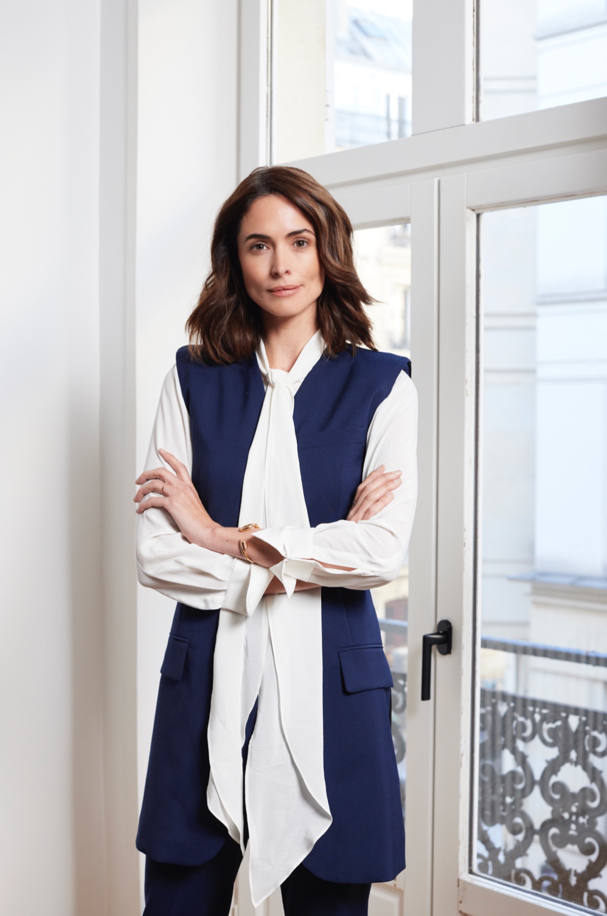 Lawyer headshots photographer in Paris — law firm portrait